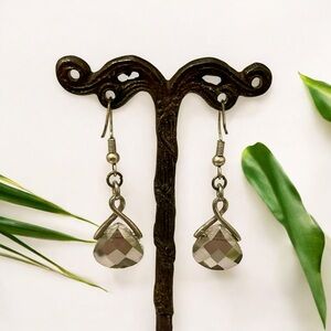 Light Montana Faceted Pear Swarovski Crystals Silver Earrings